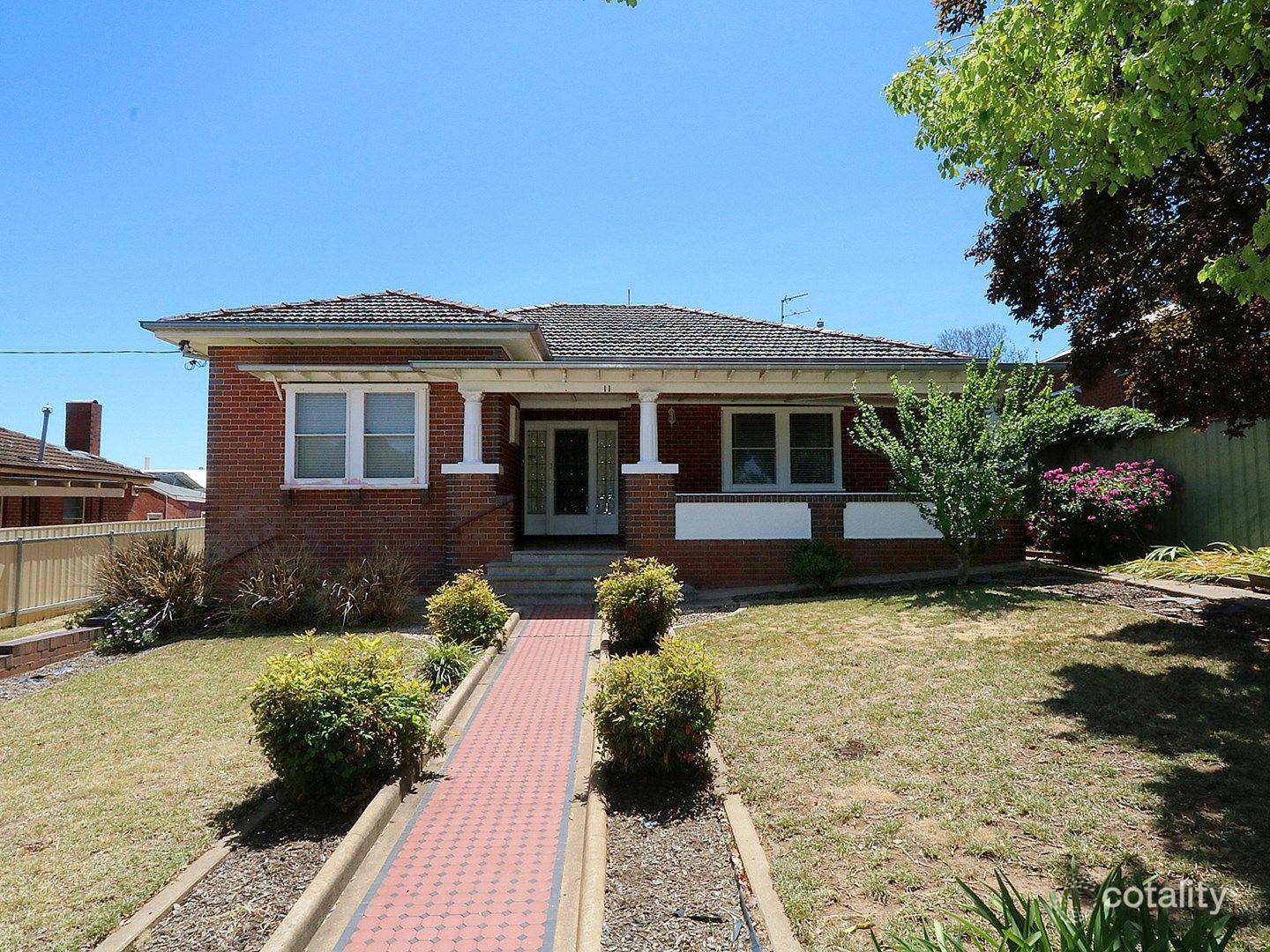 11 Sunshine Ave, Turvey Park, NSW 2650