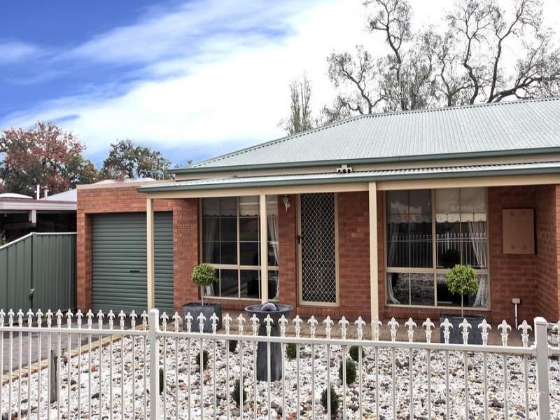 2/96 Panton St, Golden Square, VIC 3555