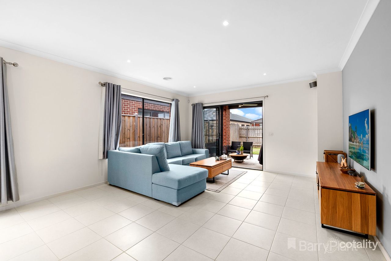 72 Rossiter Rtt, Cranbourne North, VIC 3977