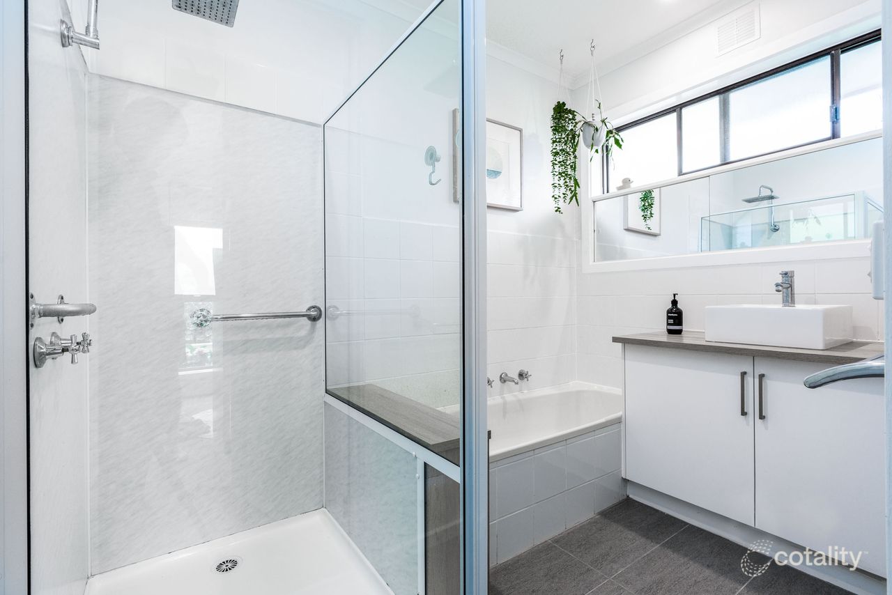 16 Bayview Ave, Inverloch, VIC 3996