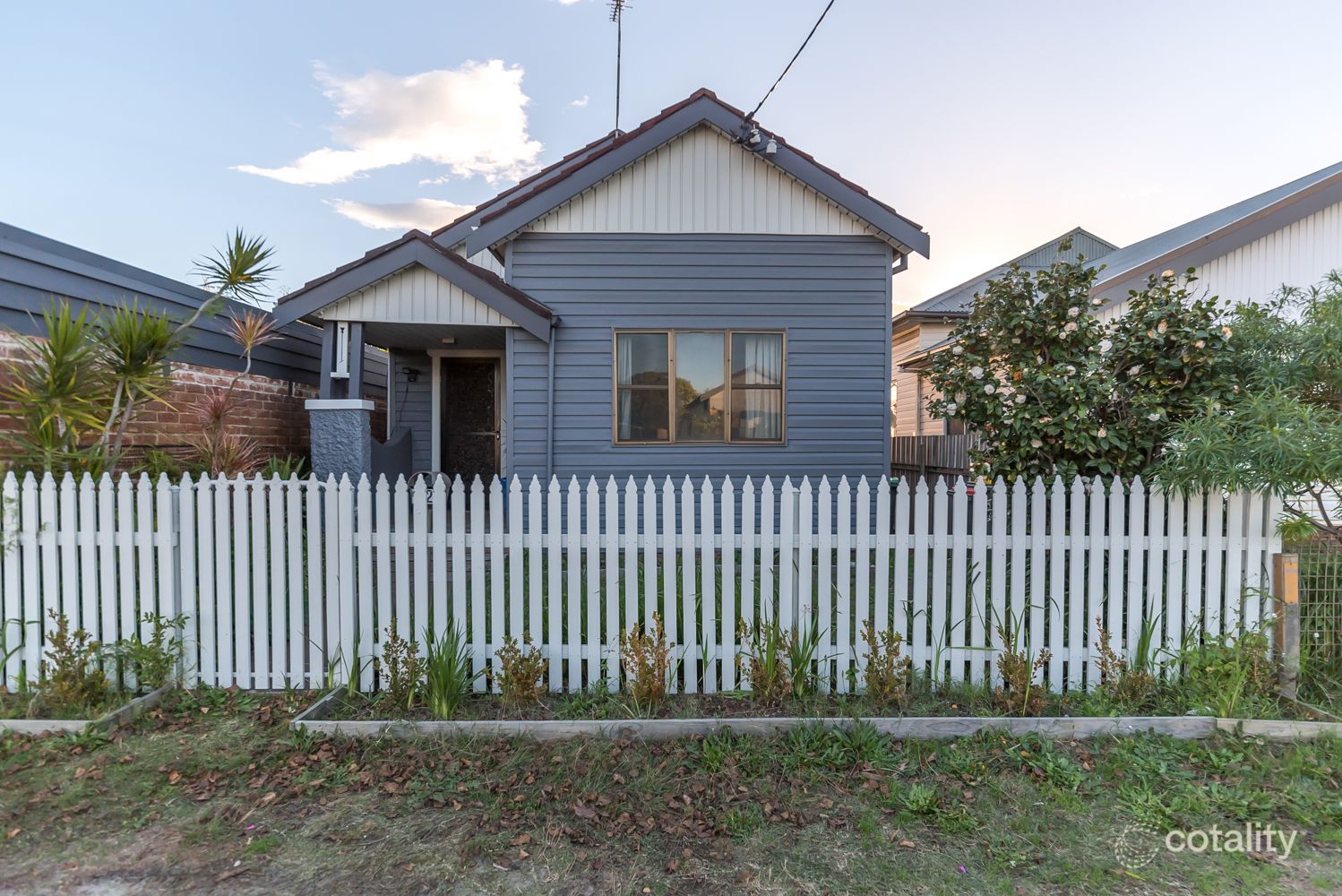 12 Holt St, Mayfield East, NSW 2304