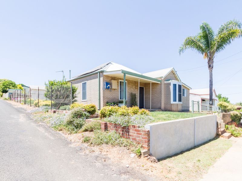 19 Redfern St, Cowra, NSW 2794