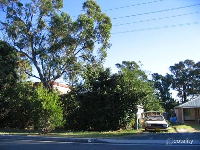 8 Fisher St, Oak Flats, NSW 2529