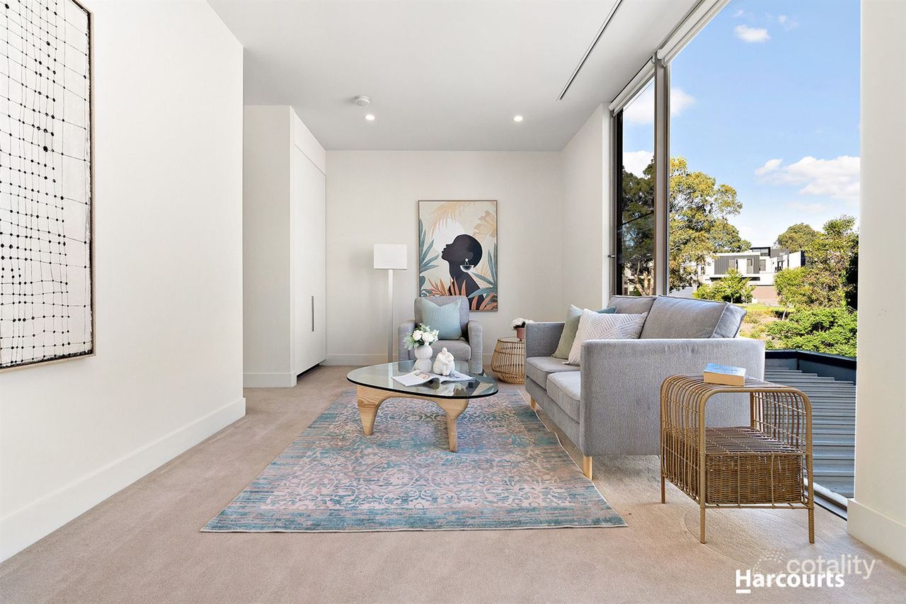 2 Oak Cl, Kew, VIC 3101