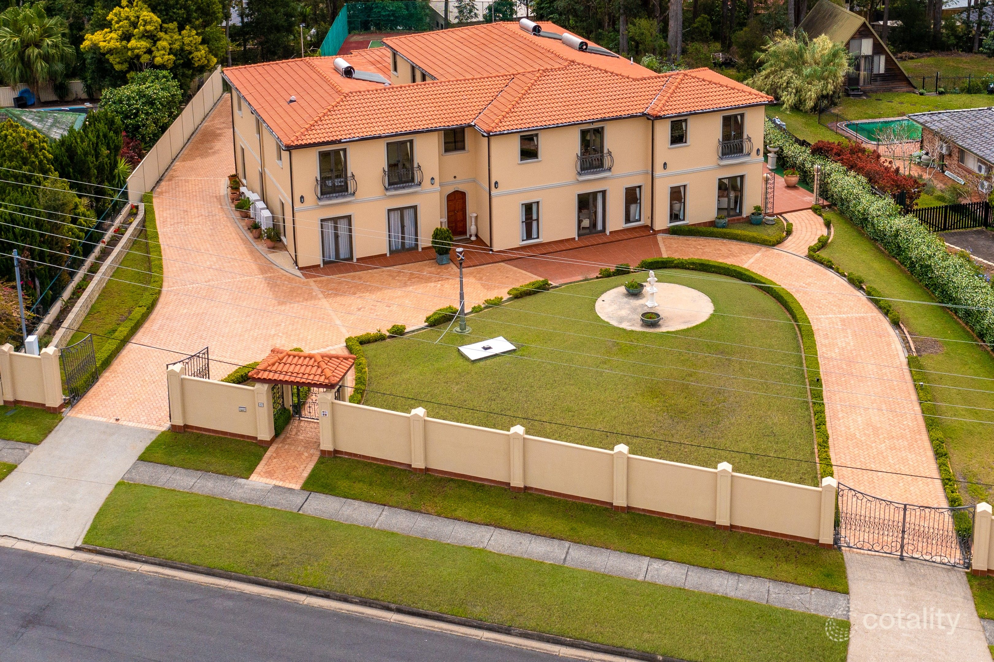 40 Hillview Pde, Ashmore, QLD 4214