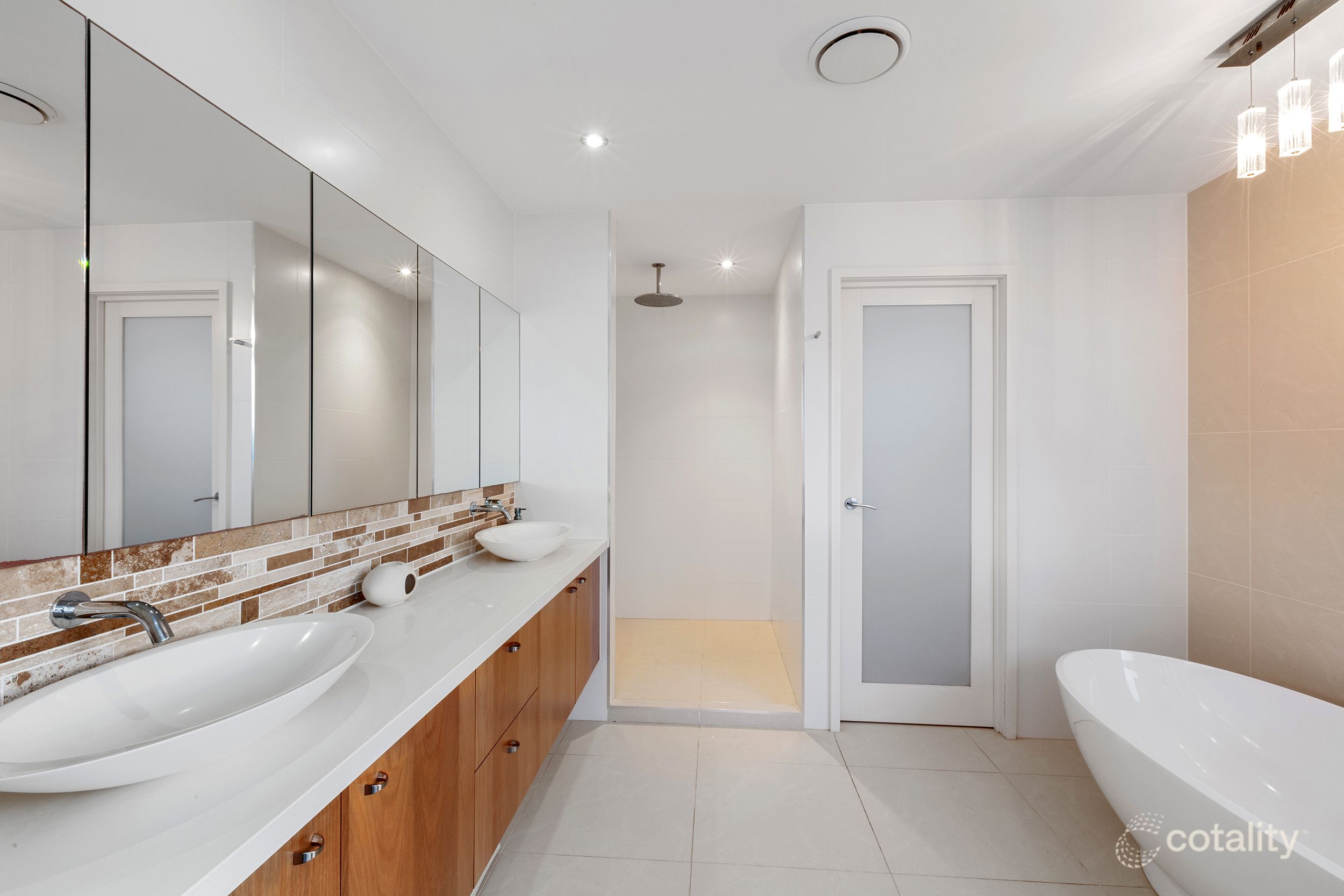 33 Elanora Ave, Mooloolaba, QLD 4557