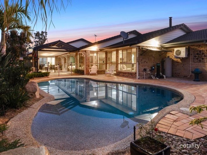 32 Equestrian Dr, Yamanto, QLD 4305