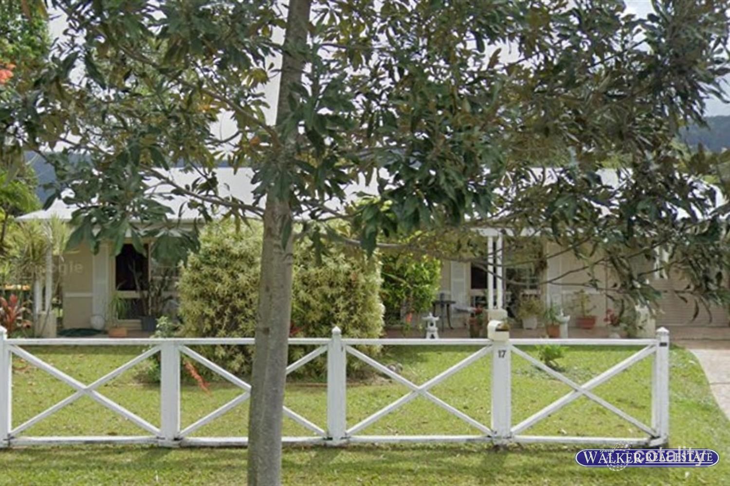 17 Bathurst Dr, Bentley Park, QLD 4869