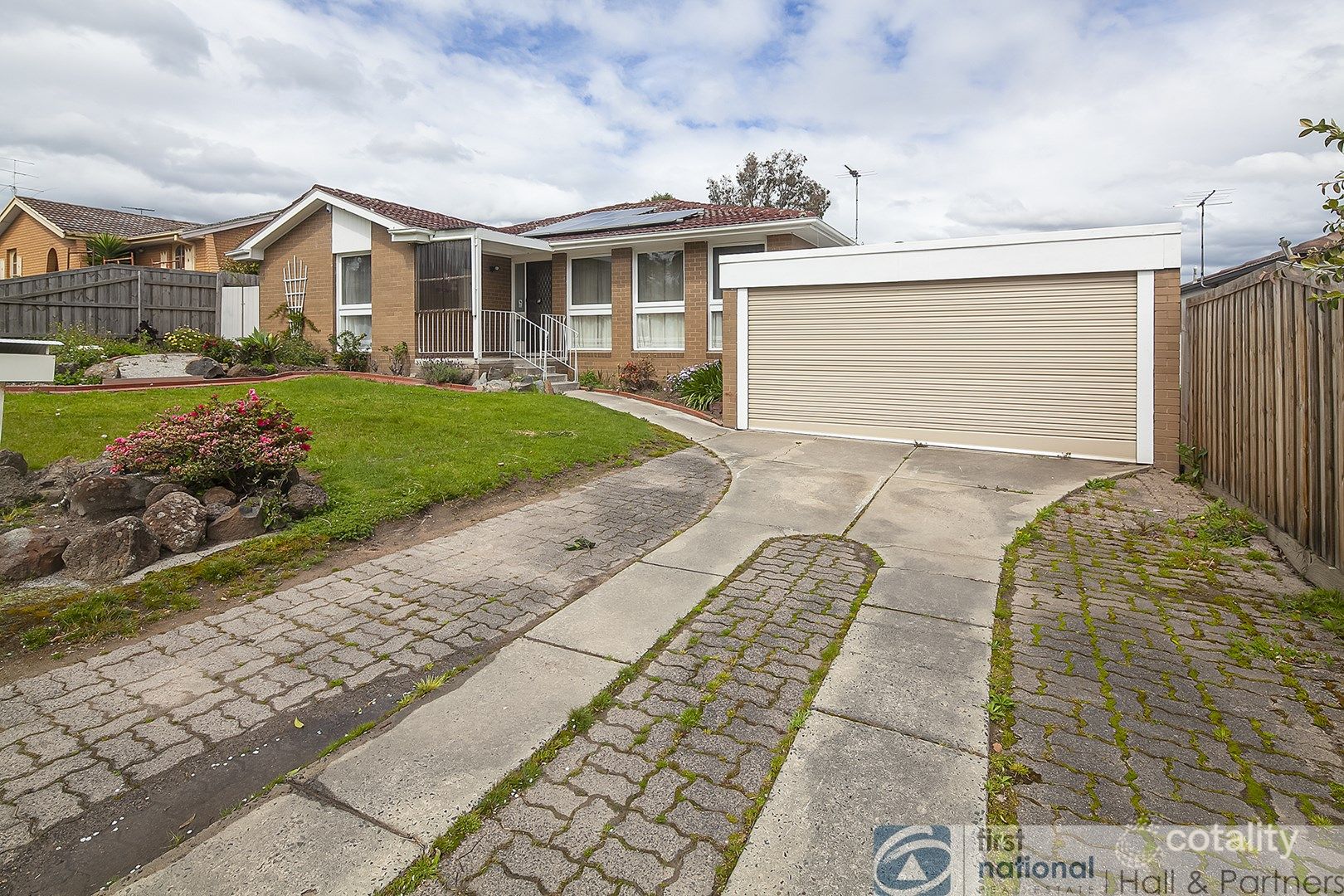 6 Isaac Smith Cres, Endeavour Hills, VIC 3802