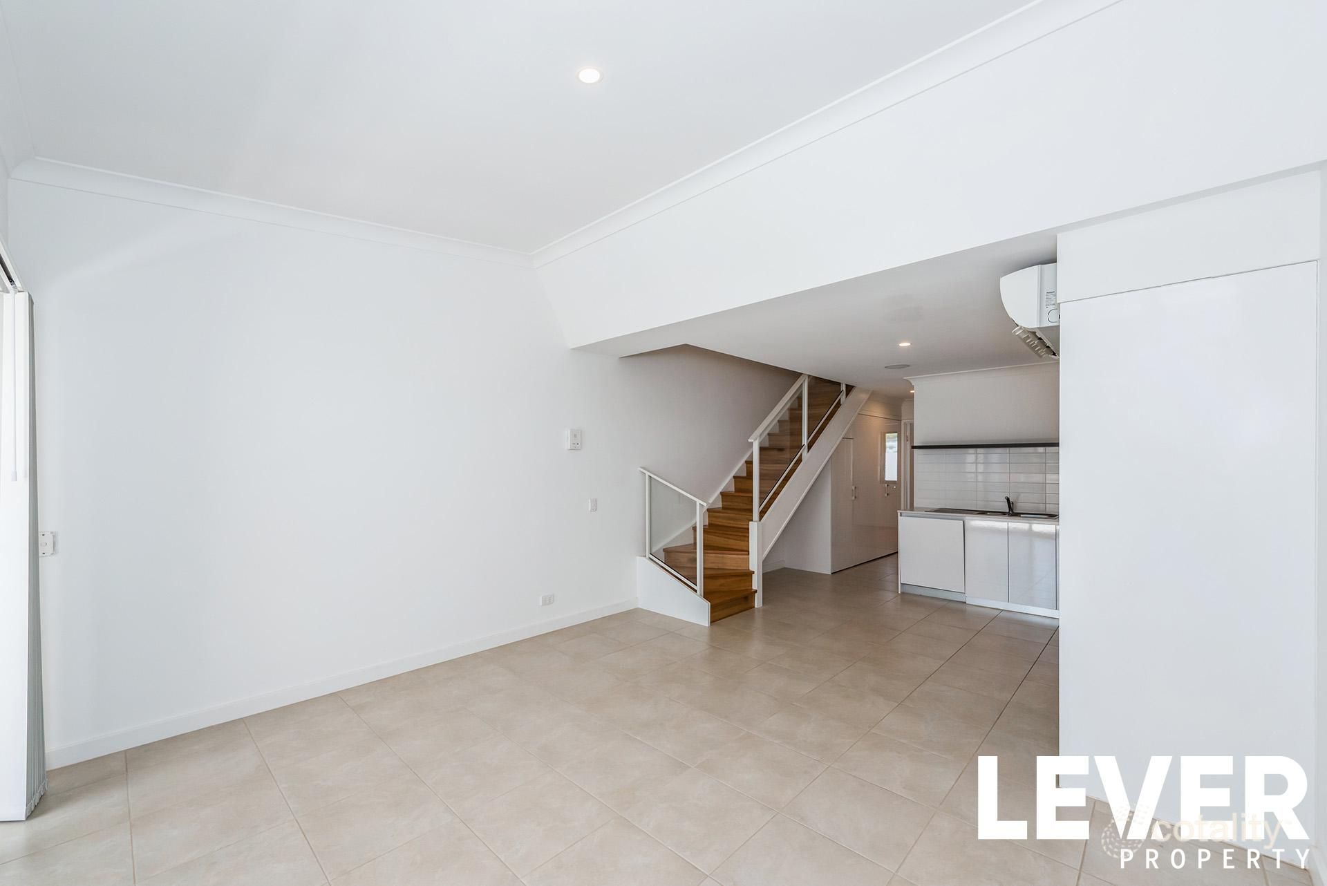 34/1 Glenariff Bvd, Canning Vale, WA 6155