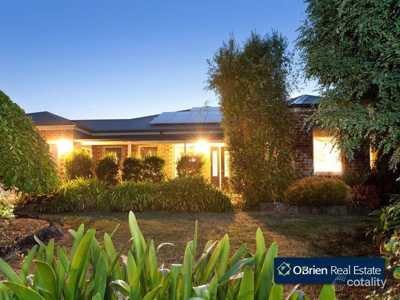 13-15 Brookvale Cl, Beaconsfield, VIC 3807