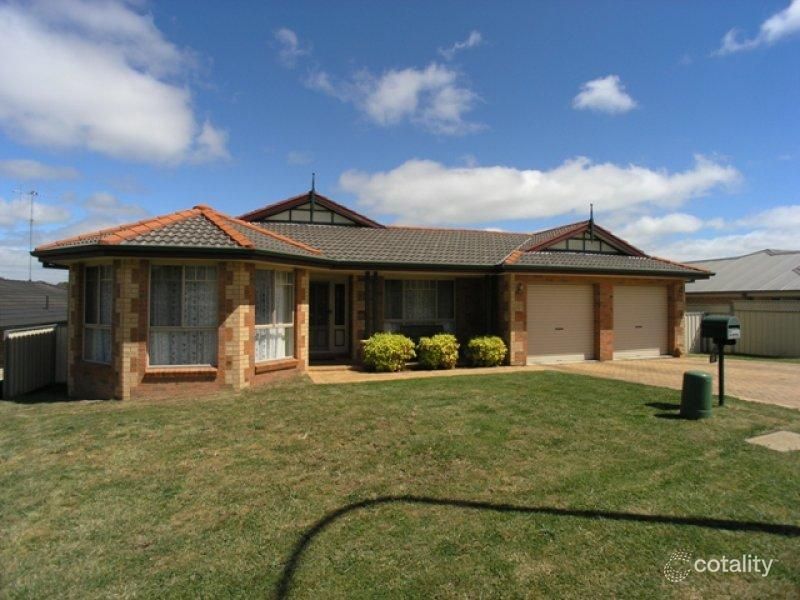 37 Booth Cres, Orange, NSW 2800