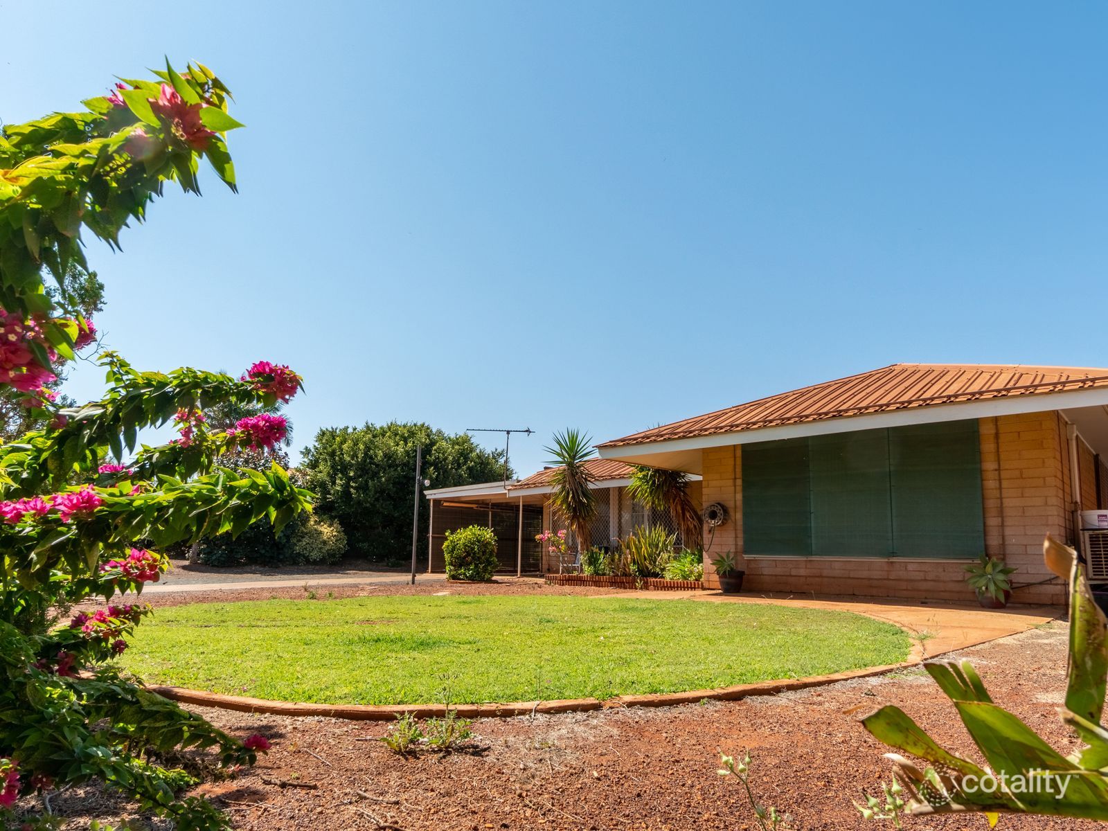 14 Lyndon Cres, Dampier, WA 6713
