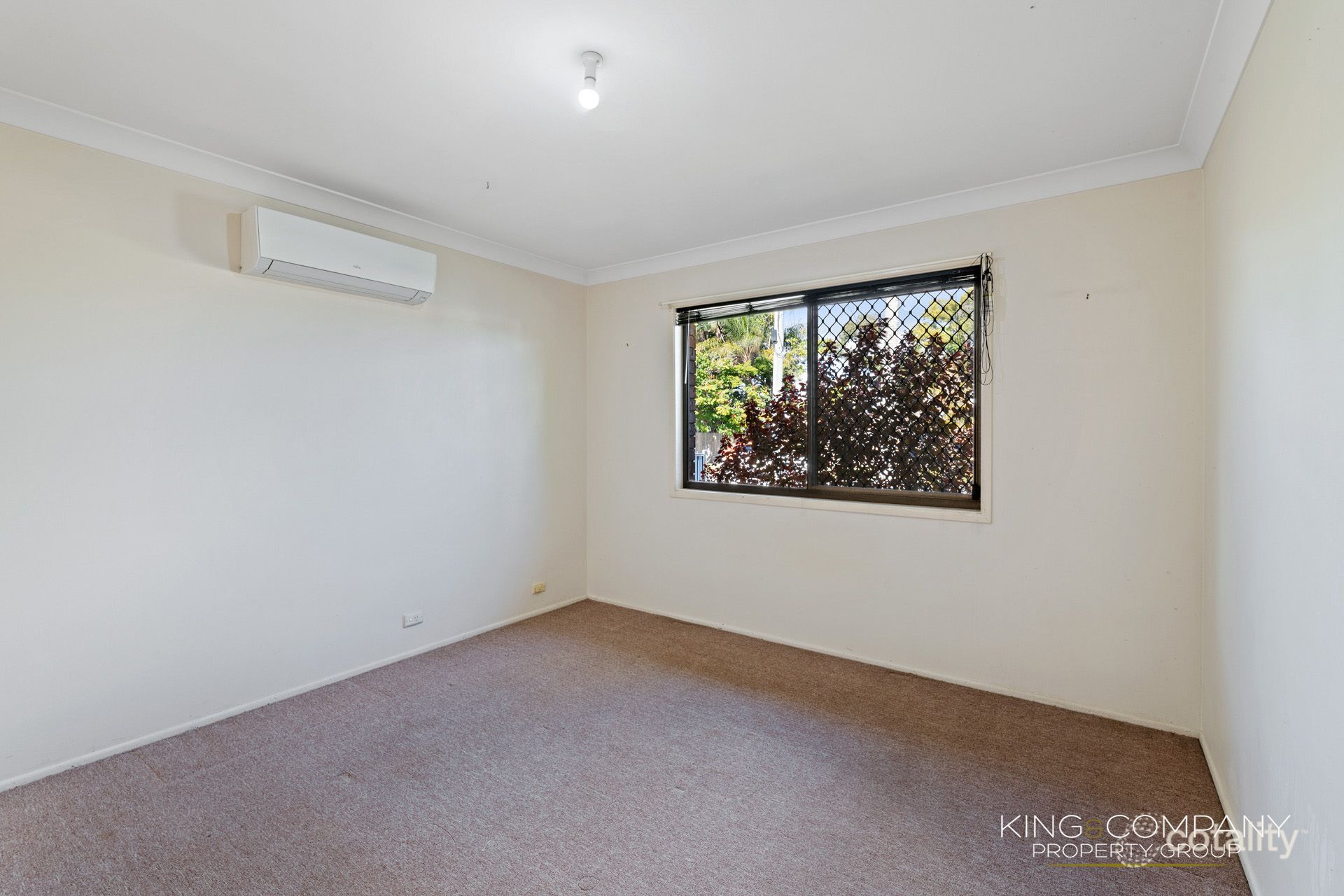 90 Waratah Dr, Crestmead, QLD 4132