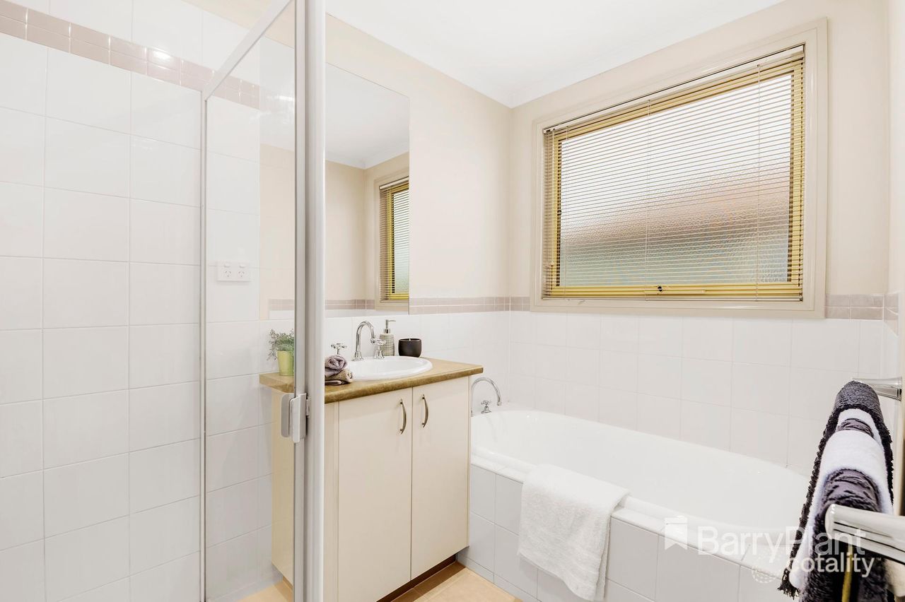 4 Sanderling Ave, South Morang, VIC 3752