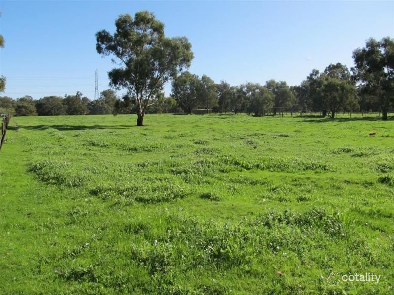 120 Samson St, Helena Valley, WA 6056