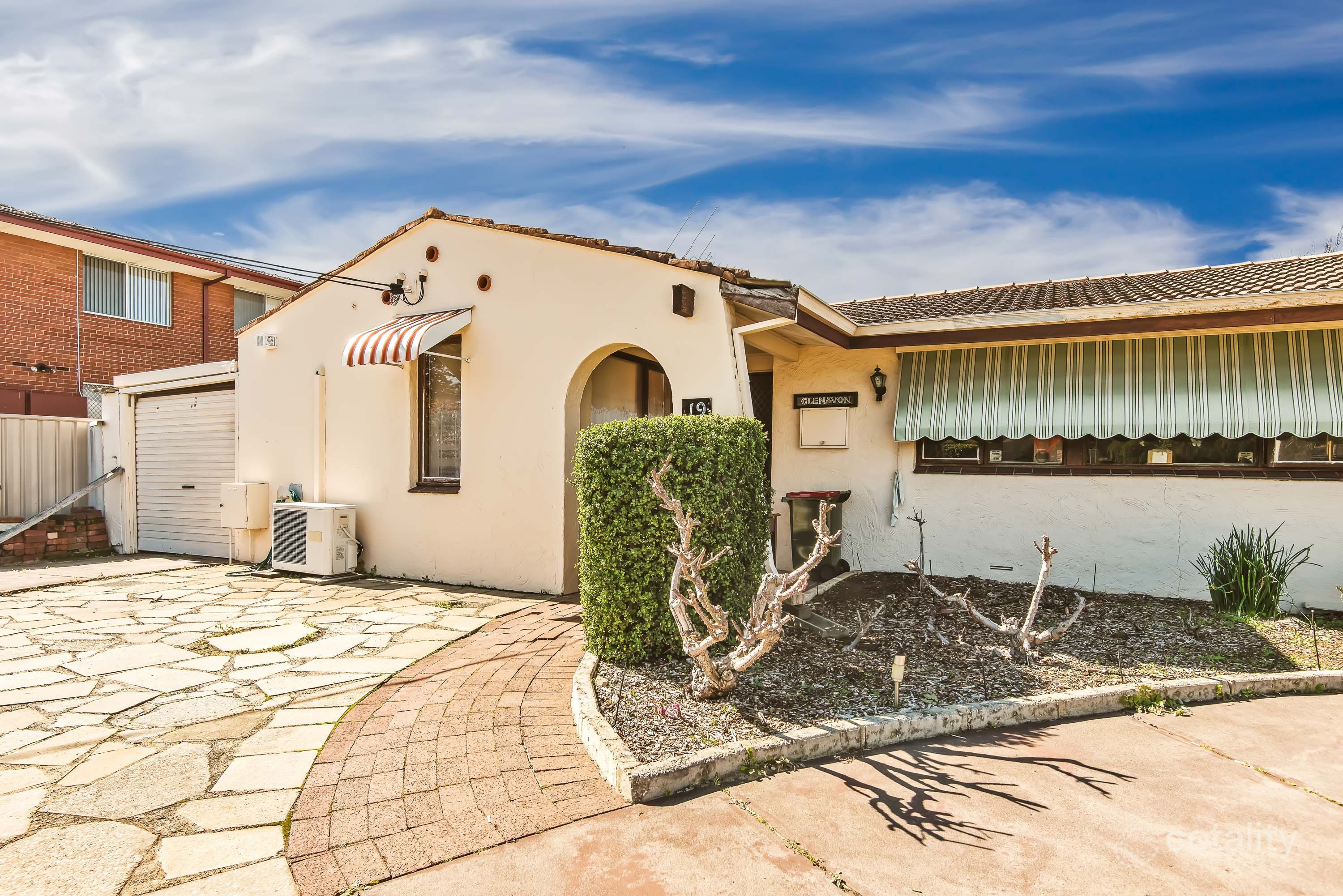 19 Heard Way, Glendalough, WA 6016