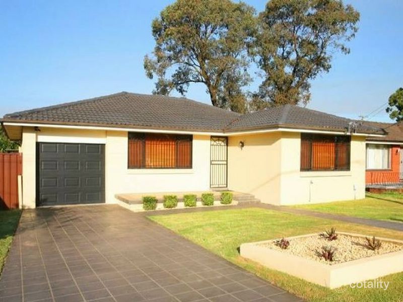 8 Day St, Colyton, NSW 2760