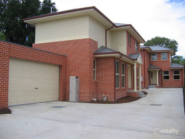 2/823 Barkly St, Mount Pleasant, VIC 3350