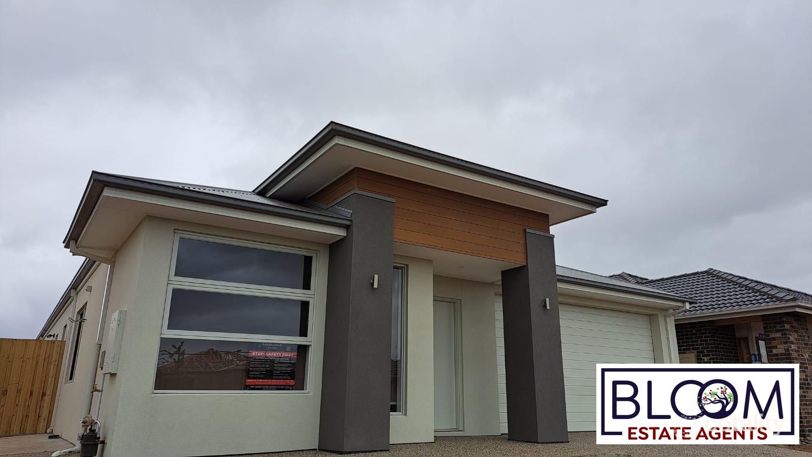 30 Lorikeet Cct, Rockbank, VIC 3335