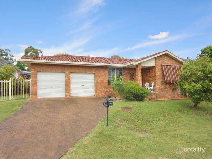 8 Camira Cres, Hillvue, NSW 2340