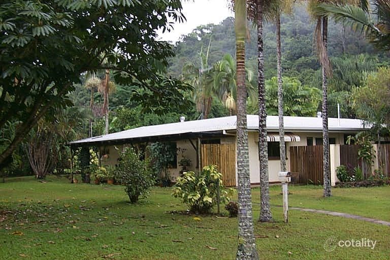 9 Ruby Cl, Caravonica, QLD 4878