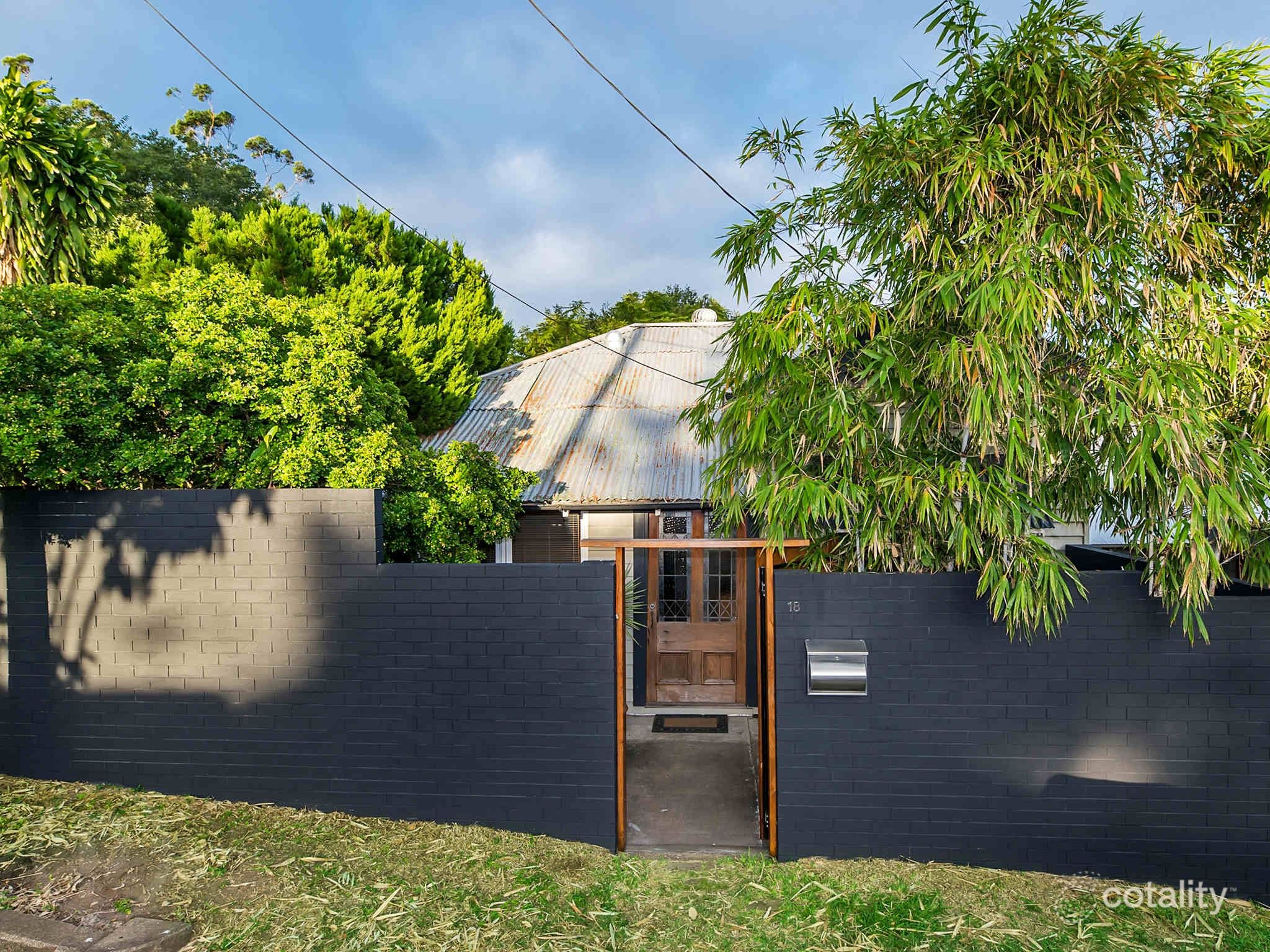 18 Fewings St, Toowong, QLD 4066