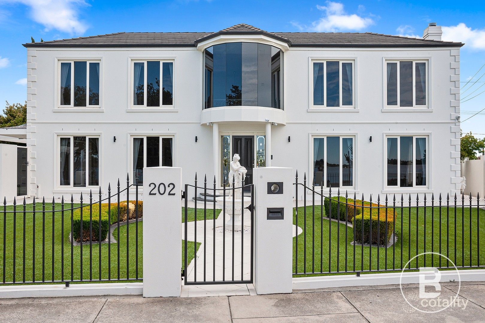 202 Wendouree Pde, Lake Wendouree, VIC 3350