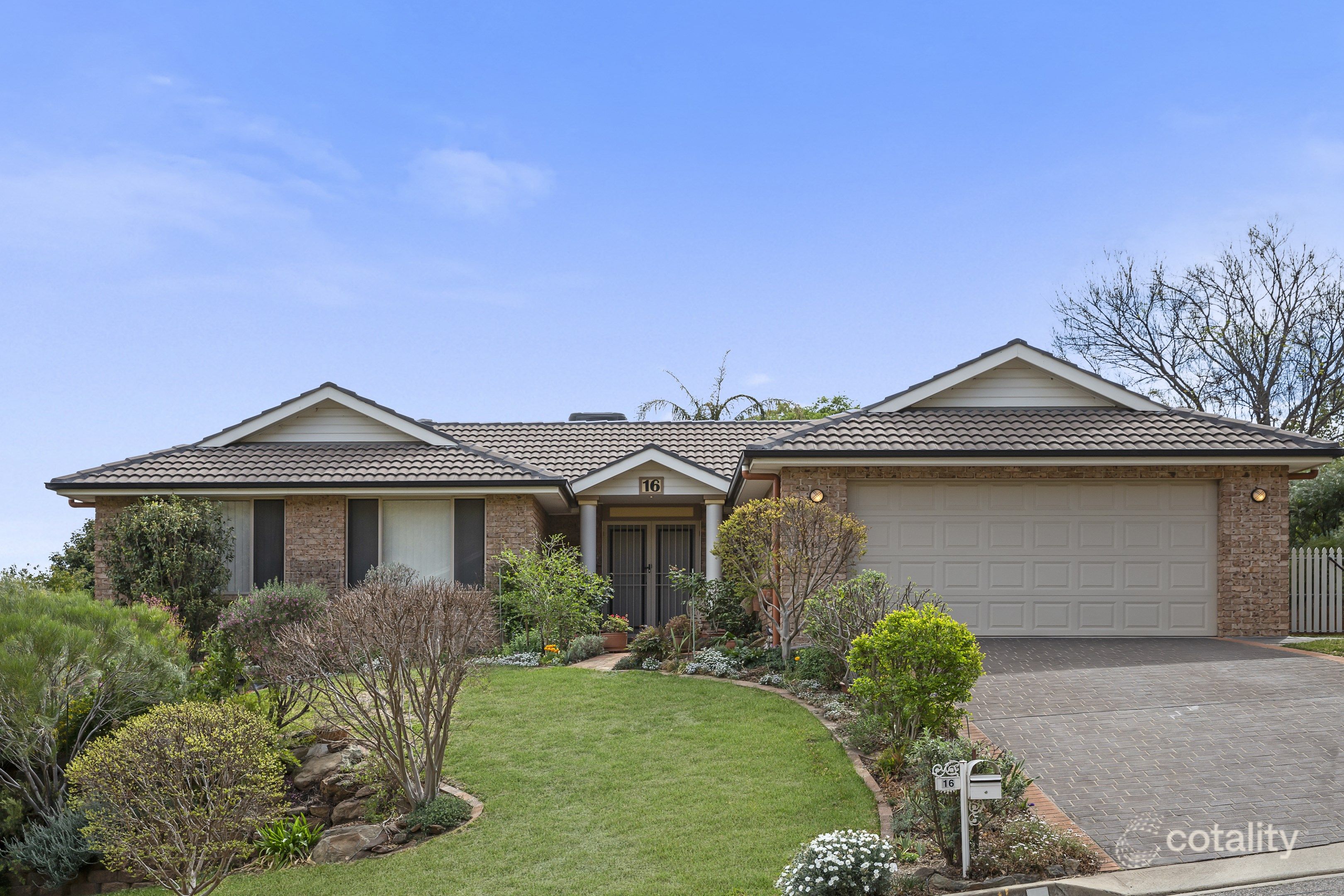 16 Prentice Ave, East Tamworth, NSW 2340