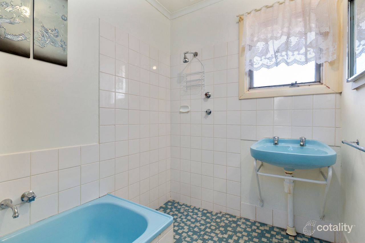 21 Fabian Cres, Morphett Vale, SA 5162