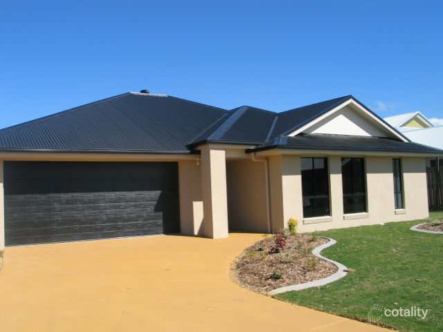 12 Narrabeen St, Blacks Beach, QLD 4740