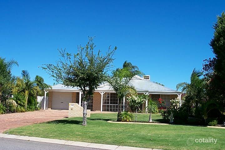 4 Lakesend Rd, Thornlie, WA 6108
