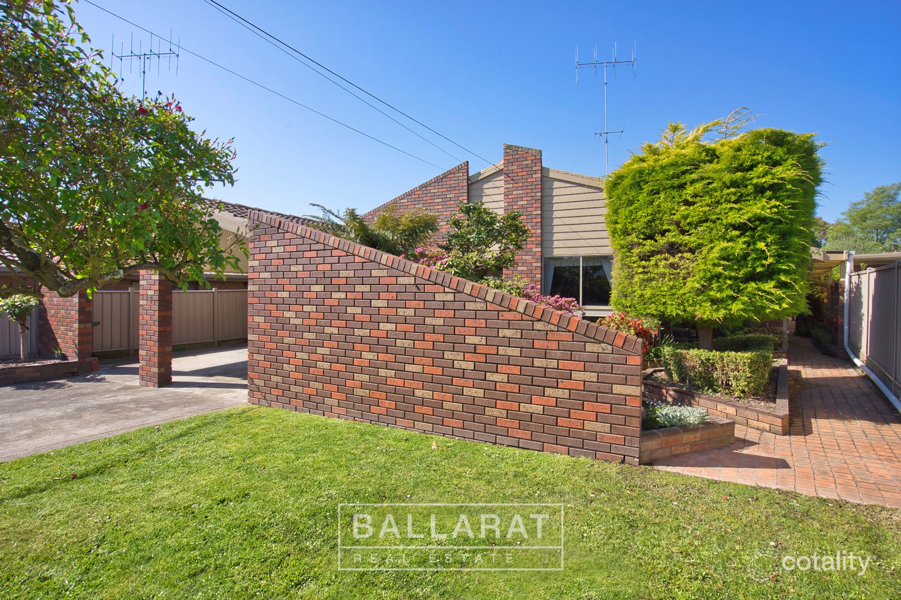 13 Lovenear Gr, Ballarat East, VIC 3350
