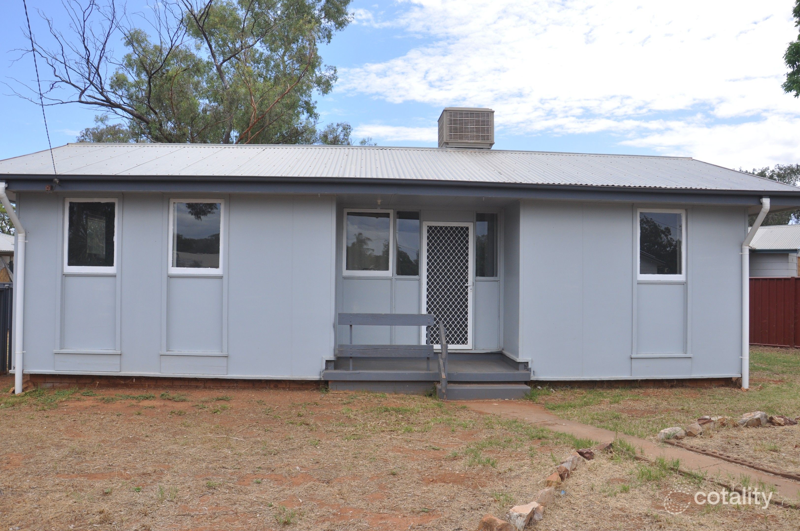1 Yarran Cir, Cobar, NSW 2835