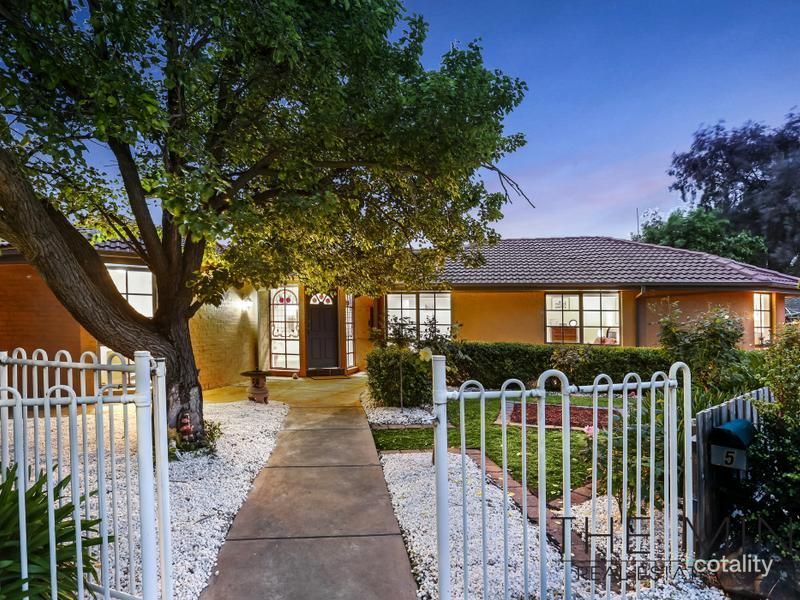 4 Berry Ct, Mill Park, VIC 3082