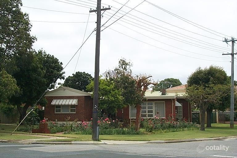 369 Hector St, Yokine, WA 6060