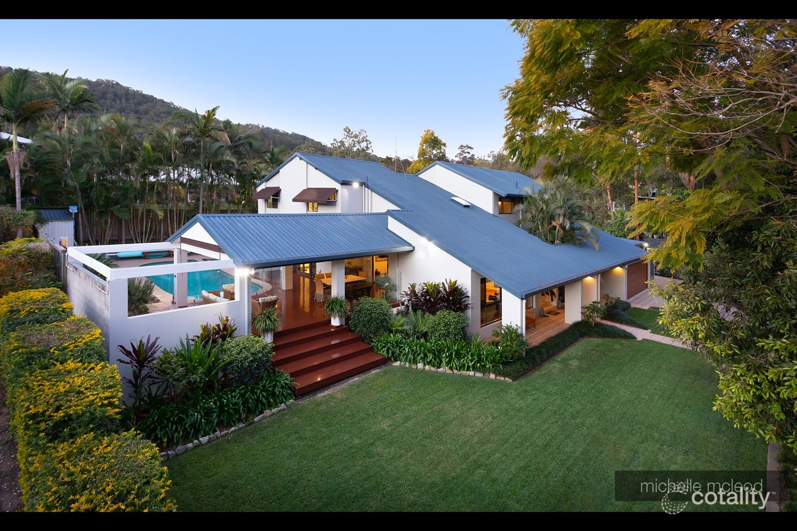 9 Fleming Rd, Chapel Hill, QLD 4069