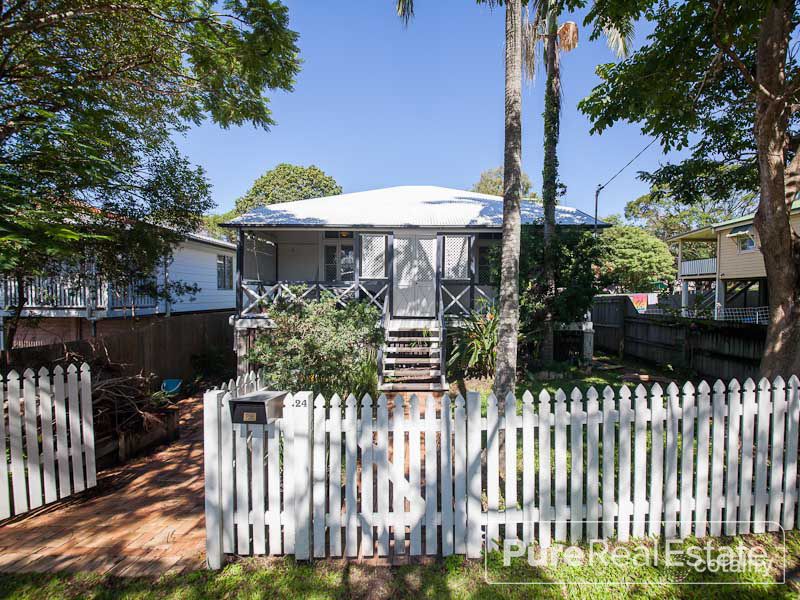 24 Ellesmere St, Yeronga, QLD 4104