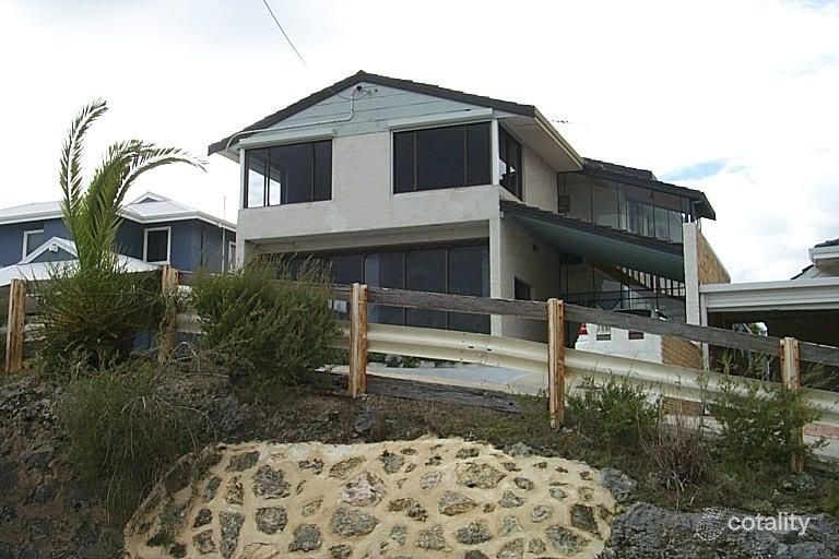 38 Burt St, Fremantle, WA 6160