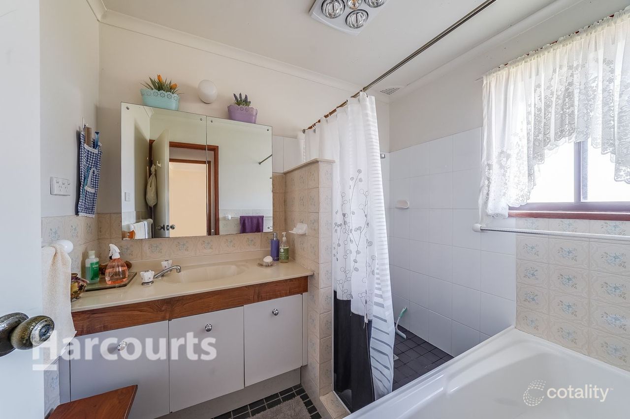 31 Aberdeen Rd, St Andrews, NSW 2566