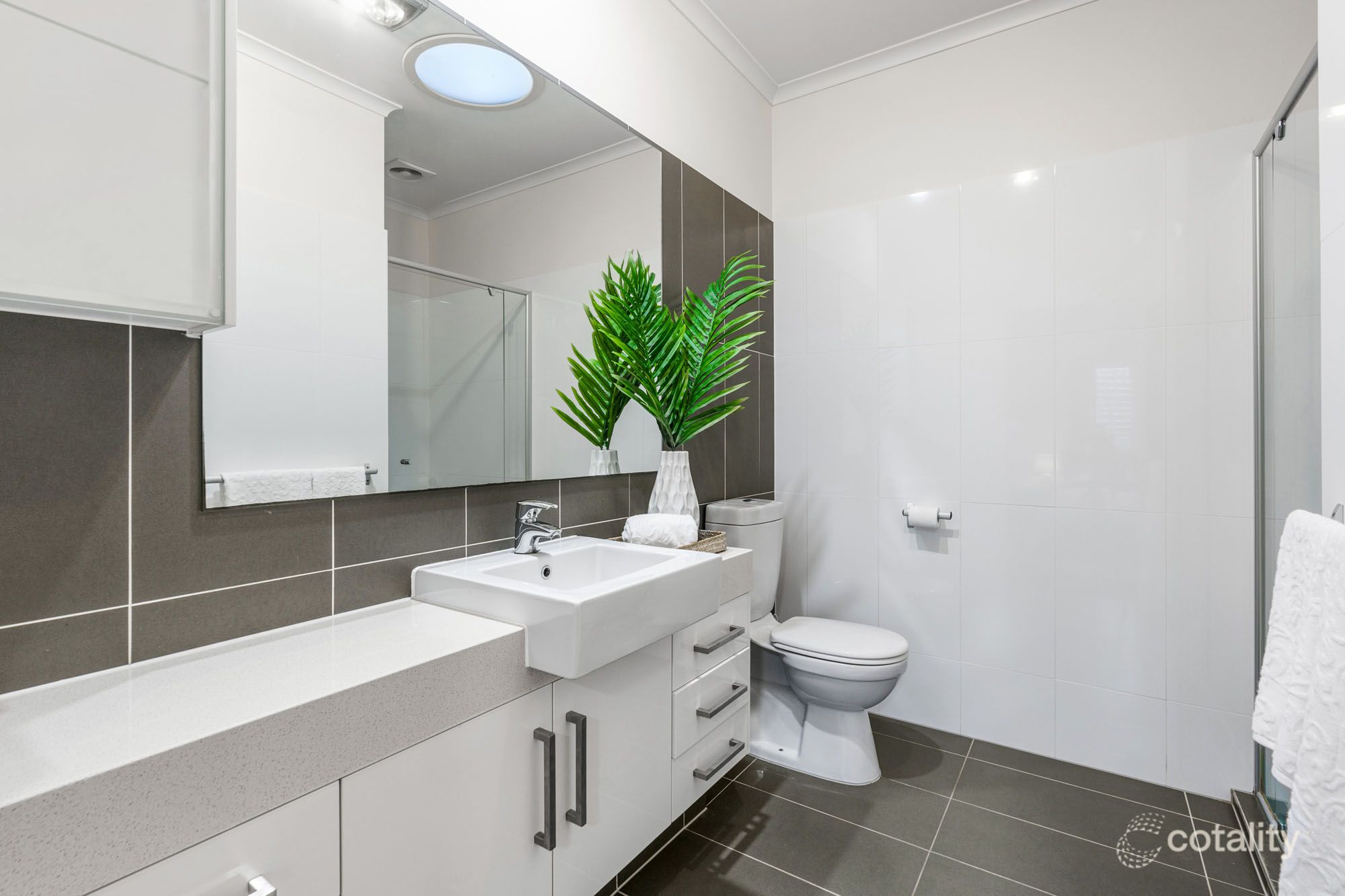 2/39 Sankey St, Carina, QLD 4152