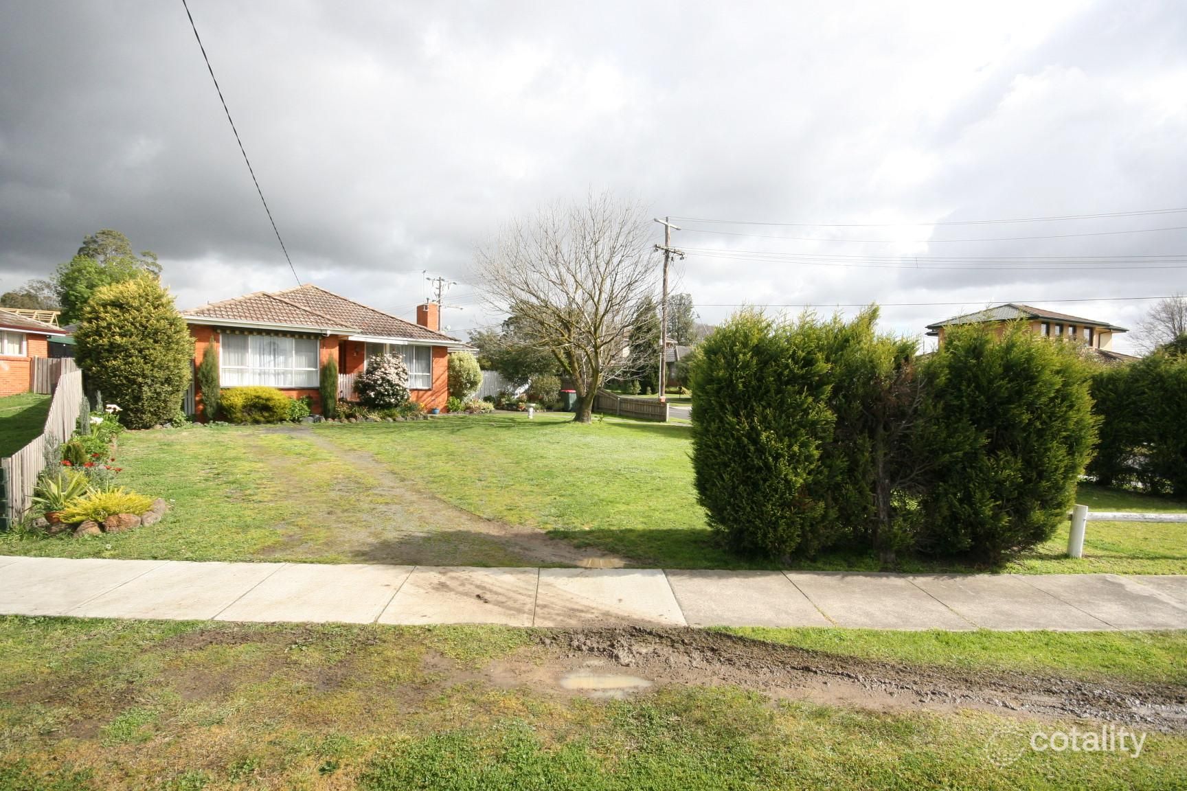 2 Linda Cres, Ferntree Gully, VIC 3156