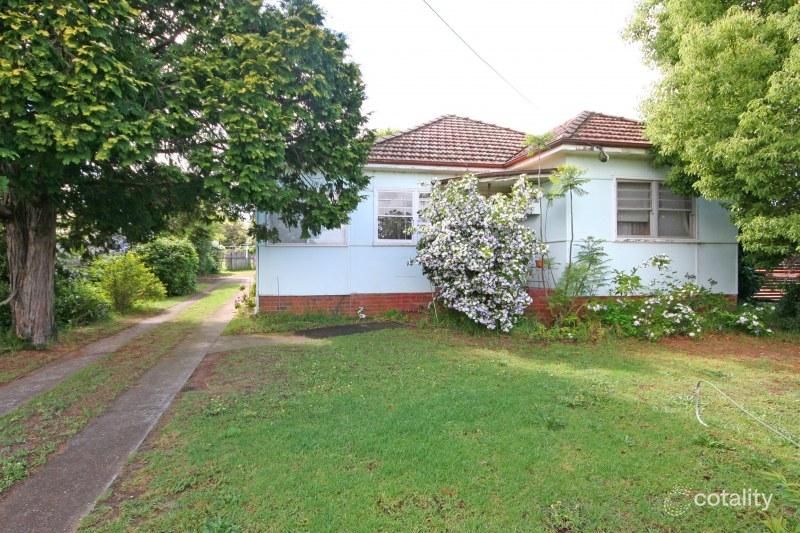 33 Purcell St, Elderslie, NSW 2570