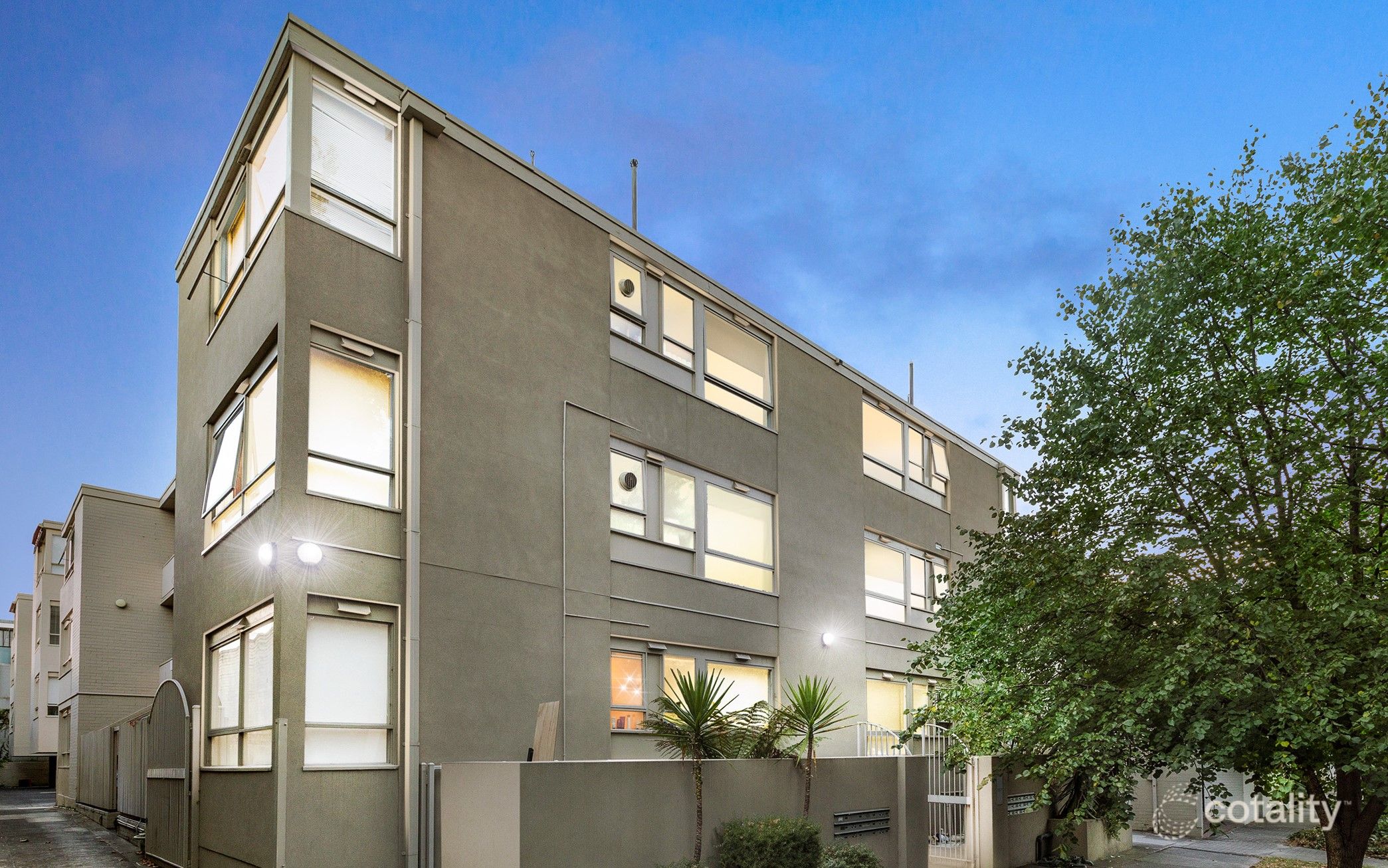 17/30 Mona Pl, South Yarra, VIC 3141