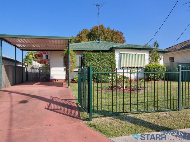 8 Carpenter St, Colyton, NSW 2760