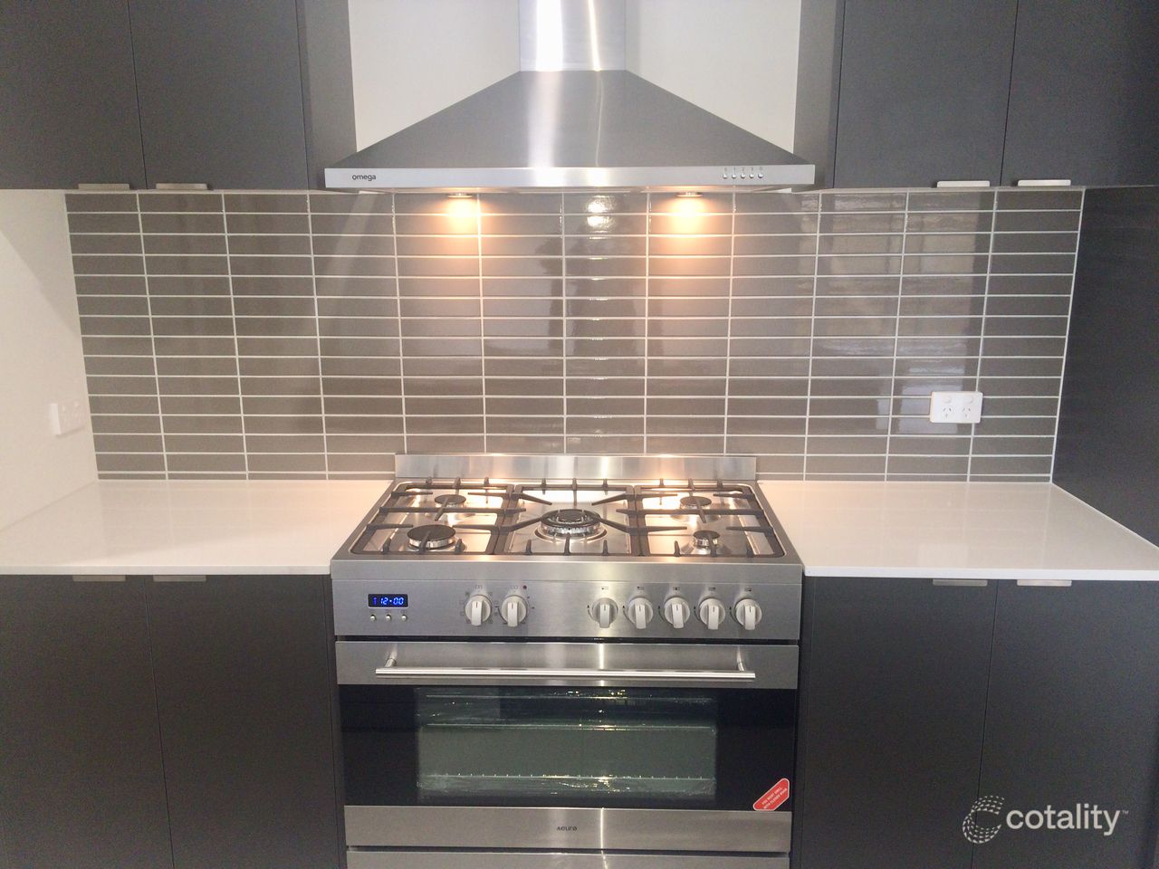 16 Houston Dr, Thornhill Park, VIC 3335