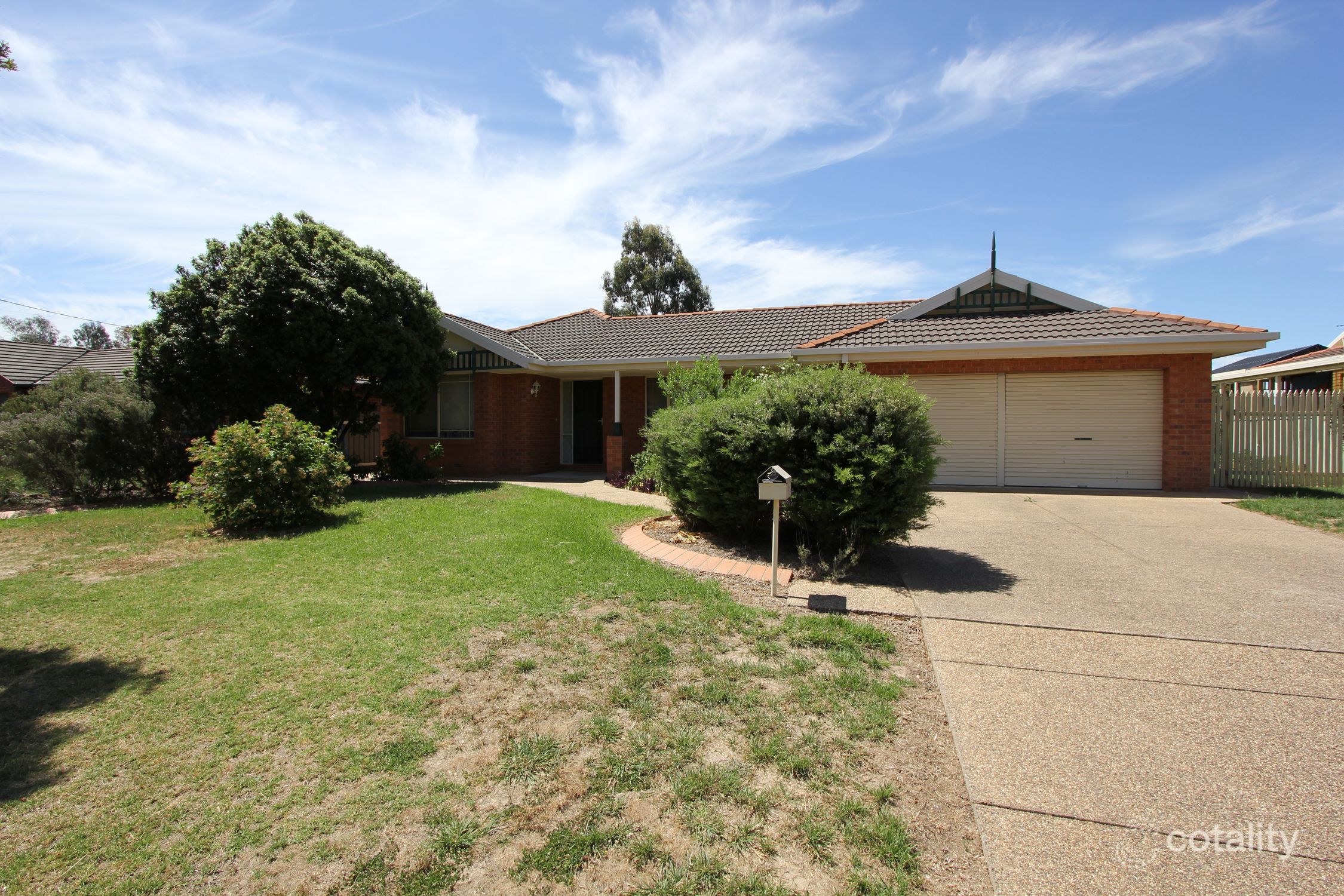 35 Lansdowne Ave, Lake Albert, NSW 2650
