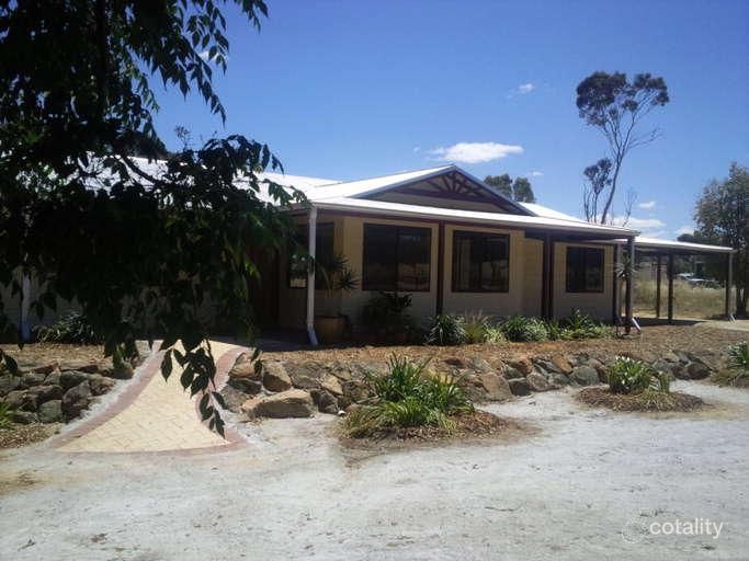 55 Dempster St, Meckering, WA 6405