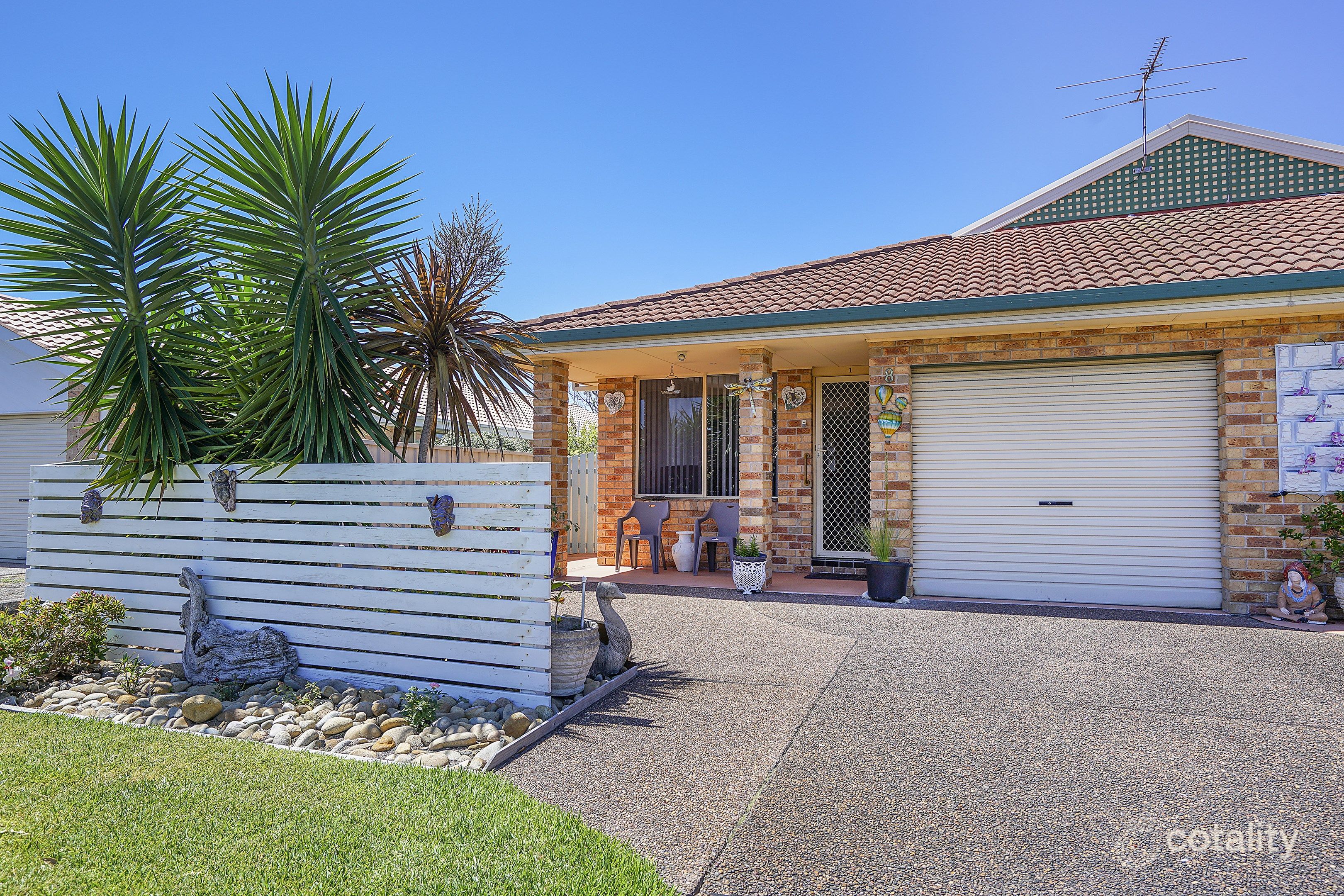 1/8 Tofino Cl, Pelican, NSW 2281