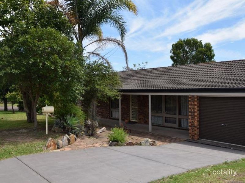 2 De Lisle Cres, Metford, NSW 2323